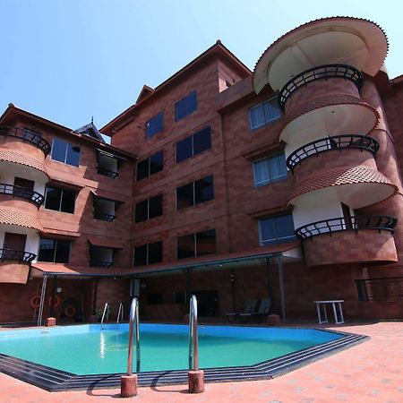 Westway Hotel Calecute Exterior foto