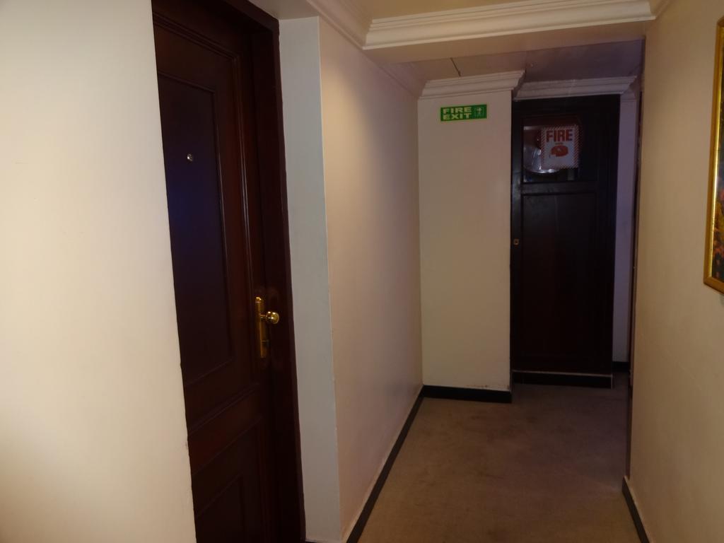 Westway Hotel Calecute Exterior foto