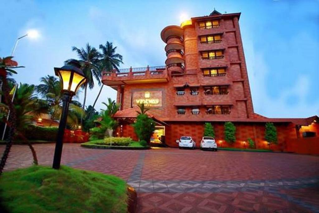 Westway Hotel Calecute Exterior foto