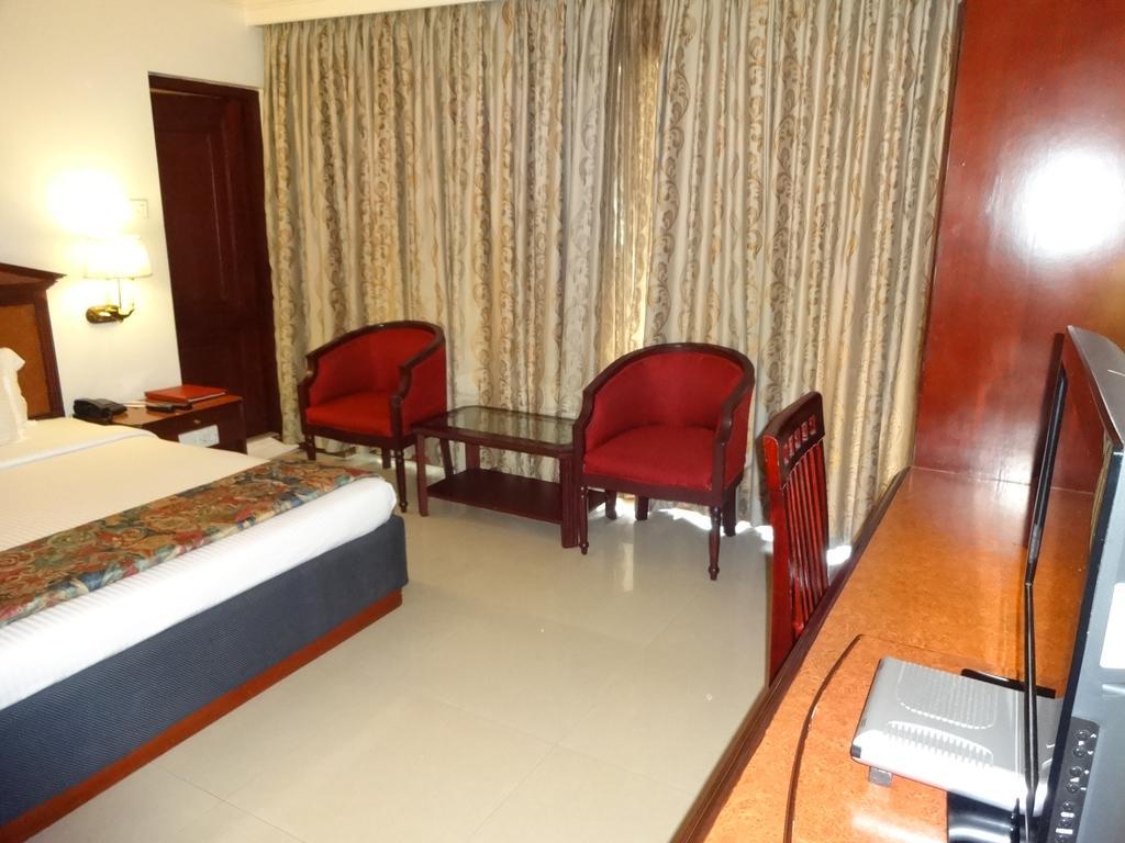 Westway Hotel Calecute Exterior foto